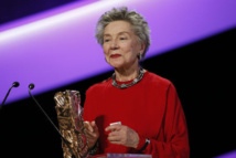 Emmanuelle Riva, al recoger el César.