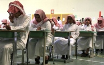 Alumnos de una escuela saudí