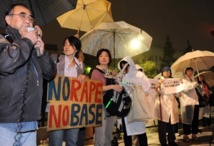 Manifestación contra las violaciones y contra la presencia de bases militares estadounidenses en Japón.