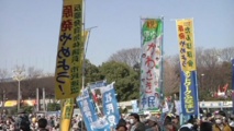 Manifestantes contra la energía nuclear