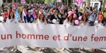 Manifestantes contra el matrimonio homosexual, en París. Manifestantes contra el matrimonio homosexual, en París.