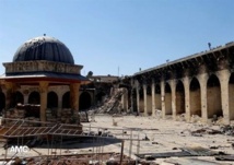 La mezquita Omeya de Damasco, sin su minarete, destruido en los combates.