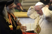 El papa Tawadros II, a la izquierda, y el papa Francisco. El papa Tawadros II, a la izquierda, y el papa Francisco.