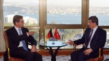 Guido Westerwelle-izquierda-y Ahmed Davutoglu