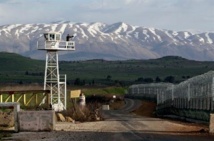 Un soldado en una torre de observación en el Golán sirio.
