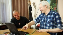 El Residente-izquierda-y Julian Assange. El Residente-izquierda-y Julian Assange.
