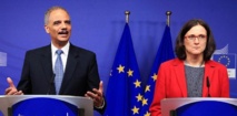 Eric Holder-izquierda-y Cecilia Malmström Eric Holder-izquierda-y Cecilia Malmström
