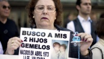 Una mujer busca a sus dos hijos gemelos que le robaron Una mujer busca a sus dos hijos gemelos que le robaron