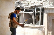 Un presunto rebelde en Alepo, Siria. Un presunto rebelde en Alepo, Siria.
