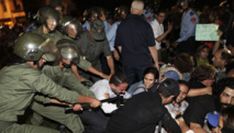 Policías y manifestantes