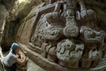 Descubren espectacular friso maya de 1.400 años en Guatemala