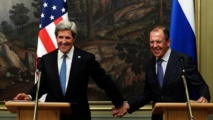 John Kerry-izquierda-y Serguei Lavrov