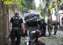 Policías y soldados filipinos
