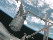 La cápsula Cygnus acoplándose a la estación espacial internacional