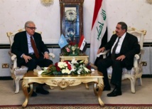 Al Ajdar Brahimi-izquierda-y el ministro de exteriores de Irak, Hoshiar Zebari, en Bagdad