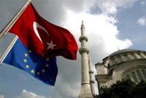 Unión Europea reanuda en noviembre negociaciones de adhesión con Turquía