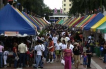 Feria del Libro de Miami abre con títulos y autores en la lengua de Shakespeare y Cervantes Feria del Libro de Miami abre con títulos y autores en la lengua de Shakespeare y Cervantes