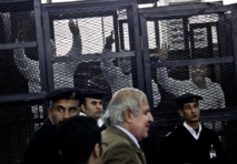 Magistrados del juicio de los Hermanos Musulmanes renuncian Magistrados del juicio de los Hermanos Musulmanes renuncian