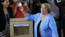 Michelle Bachelet votando Michelle Bachelet votando