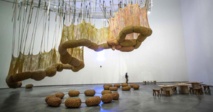 Una obra de Ernesto Neto Una obra de Ernesto Neto