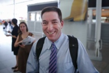 Glenn Greenwald al llegar al aeropuerto John F. Kennedy