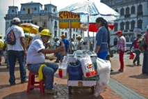 Los 'restaurantes de los agachados', la otra cara del boom gastronómico de Perú Los 'restaurantes de los agachados', la otra cara del boom gastronómico de Perú