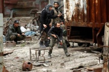 Rebeldes cerca de la escuela de artillería de Alepo Rebeldes cerca de la escuela de artillería de Alepo