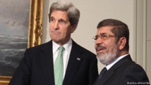 Kerry-izquierda-y Mursi, cuando era presidente. Kerry-izquierda-y Mursi, cuando era presidente.