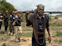 Cuatro soldados y cinco miembros de Al Qaida muertos en el sur de Yemen Cuatro soldados y cinco miembros de Al Qaida muertos en el sur de Yemen