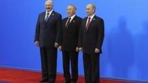 De izquierda a derecha, Lukashenko, Nazarbayev y Putin