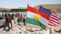 Las banderas kurda y estadounidense, en Irak Las banderas kurda y estadounidense, en Irak