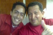 Robert Serra-a la izquierda-con Hugo Chávez Robert Serra-a la izquierda-con Hugo Chávez