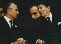 Mijail Gorbachov-izquierda-y Ronald Reagan Mijail Gorbachov-izquierda-y Ronald Reagan