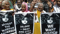 Manifestantes piden justicia por la fuga de gases en Bhopal Manifestantes piden justicia por la fuga de gases en Bhopal