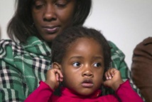 La hija de Akai, Akaila, y su madre Kimberly Ballinger La hija de Akai, Akaila, y su madre Kimberly Ballinger