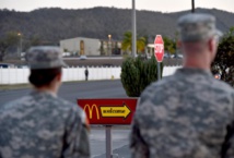 EEUU acelera transferencia de presos de Guantánamo y envía seis a Uruguay EEUU acelera transferencia de presos de Guantánamo y envía seis a Uruguay
