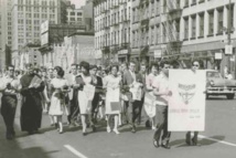 Españoles en el barrio Little Spain Españoles en el barrio Little Spain