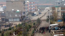 Tres muertos en el sureste turco en altercados entre kurdos y grupo sunita Tres muertos en el sureste turco en altercados entre kurdos y grupo sunita