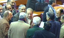 Nawaz Sharif, hablando con diputados en el parlamento Nawaz Sharif, hablando con diputados en el parlamento