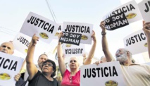Manifestantes piden justicia por el asesinato de Nisman