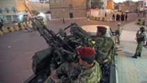 El presidente dimisionario de Yemen abandona Saná pese a arresto domiciliario El presidente dimisionario de Yemen abandona Saná pese a arresto domiciliario