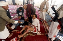 Al menos 142 muertos en tres atentados contra dos mezquitas en Yemen Al menos 142 muertos en tres atentados contra dos mezquitas en Yemen