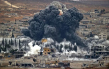 Decenas de civiles mueren en ataque a una fábrica lechera en Yemen Decenas de civiles mueren en ataque a una fábrica lechera en Yemen