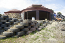 Una de las casas construidas con neumáticos en Choachí, Cundinamarca. Una de las casas construidas con neumáticos en Choachí, Cundinamarca.