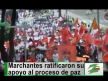 Manifestantes en Colombia a favor de la paz