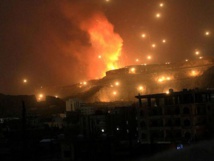 Bombardeo nocturno de los saudís en Aden
