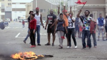 Miles de personas se manifiestan en Sudáfrica contra nuevos actos de racismo