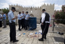 Policías israelíes en el lugar del ataque