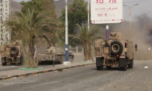 Fuerzas de Hadi intentan afianzarse en Adén, casi 60 civiles muertos Fuerzas de Hadi intentan afianzarse en Adén, casi 60 civiles muertos