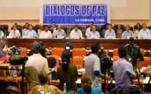 Los delegados del gobierno y la guerrilla, en Cuba Los delegados del gobierno y la guerrilla, en Cuba